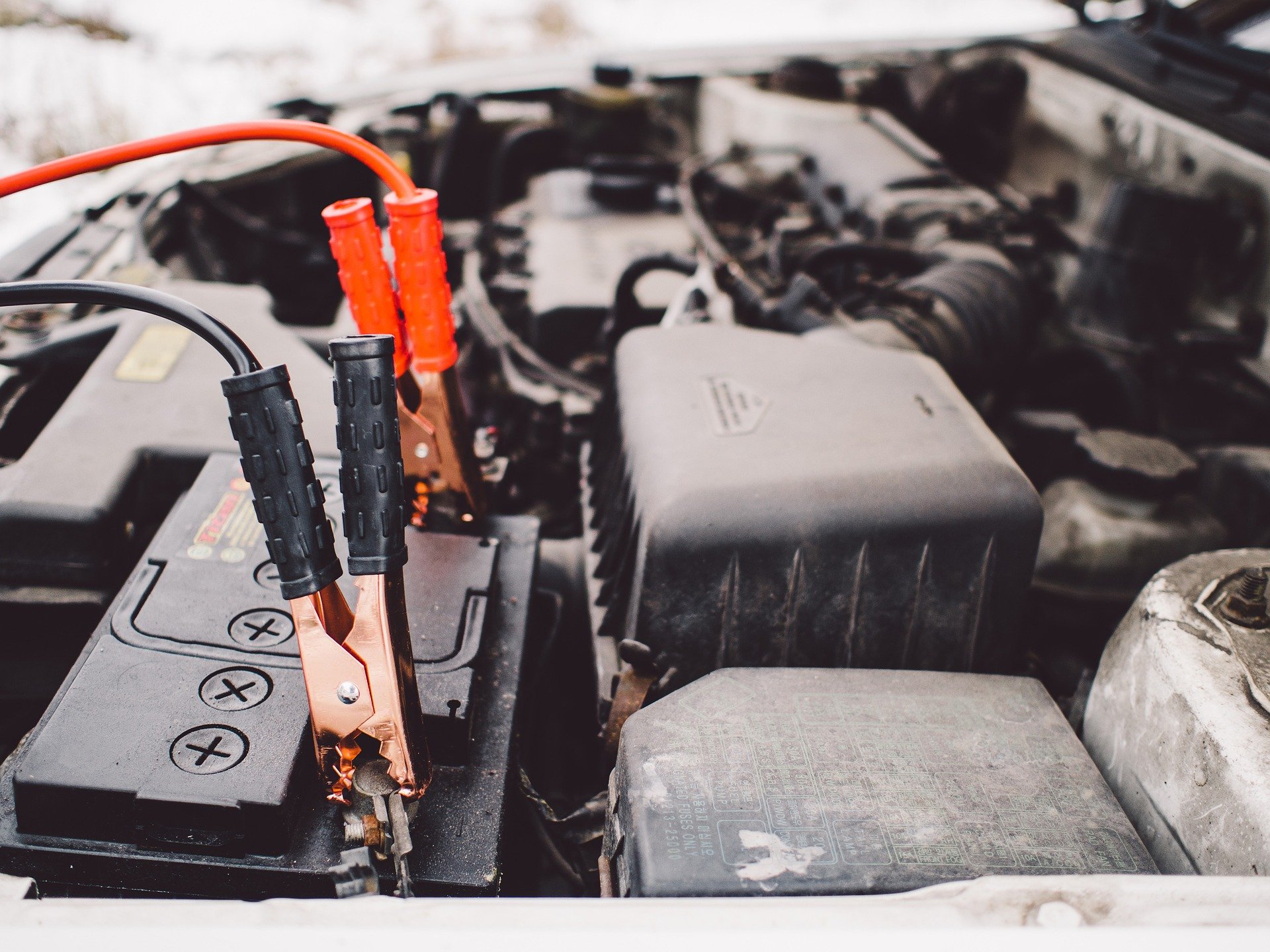 https://www.smarttoyota.com/blogs/2398/wp-content/uploads/2020/12/How-to-Jump-Start-Your-Car-This-Winter.jpg