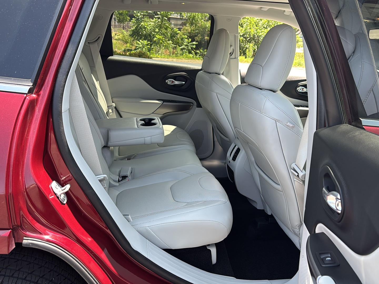 2019 Jeep Cherokee Overland