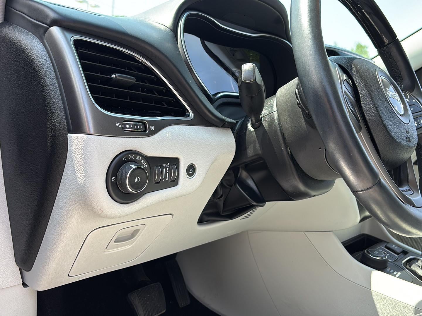 2019 Jeep Cherokee Overland