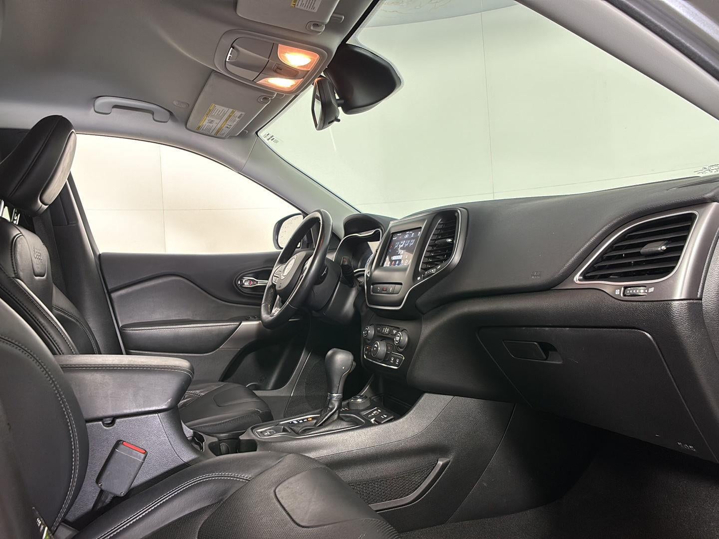 2020 Jeep Cherokee Lux
