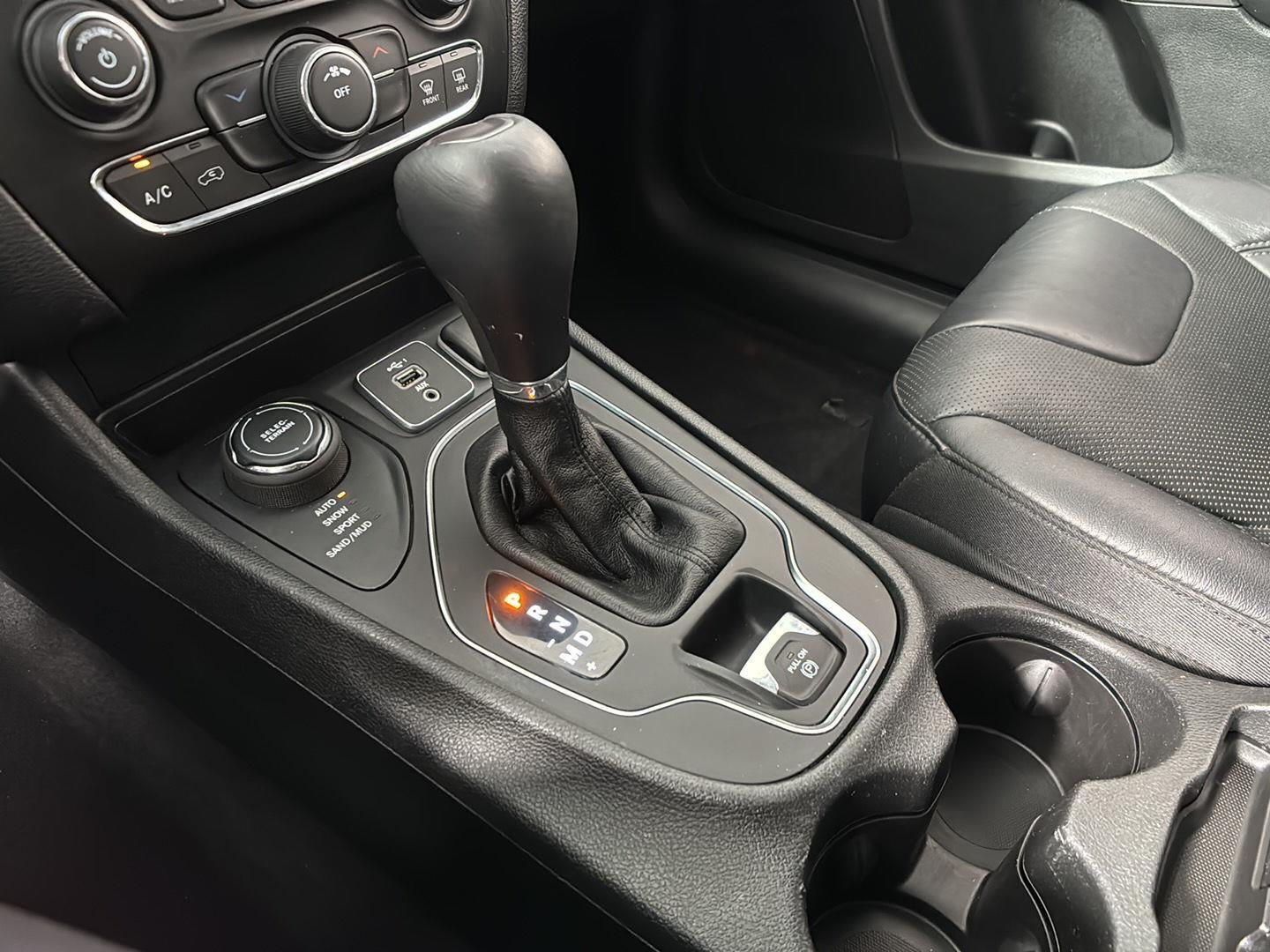 2020 Jeep Cherokee Lux