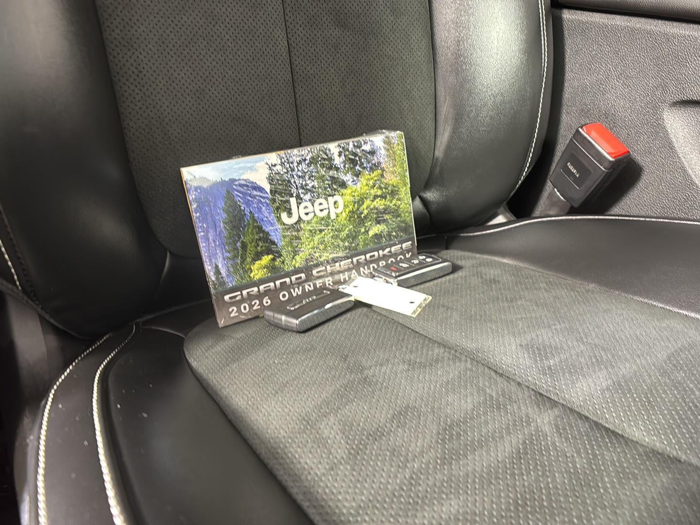 2026 Jeep Grand Cherokee Laredo Altitude