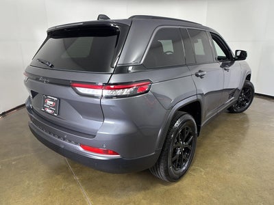 2026 Jeep Grand Cherokee Laredo Altitude