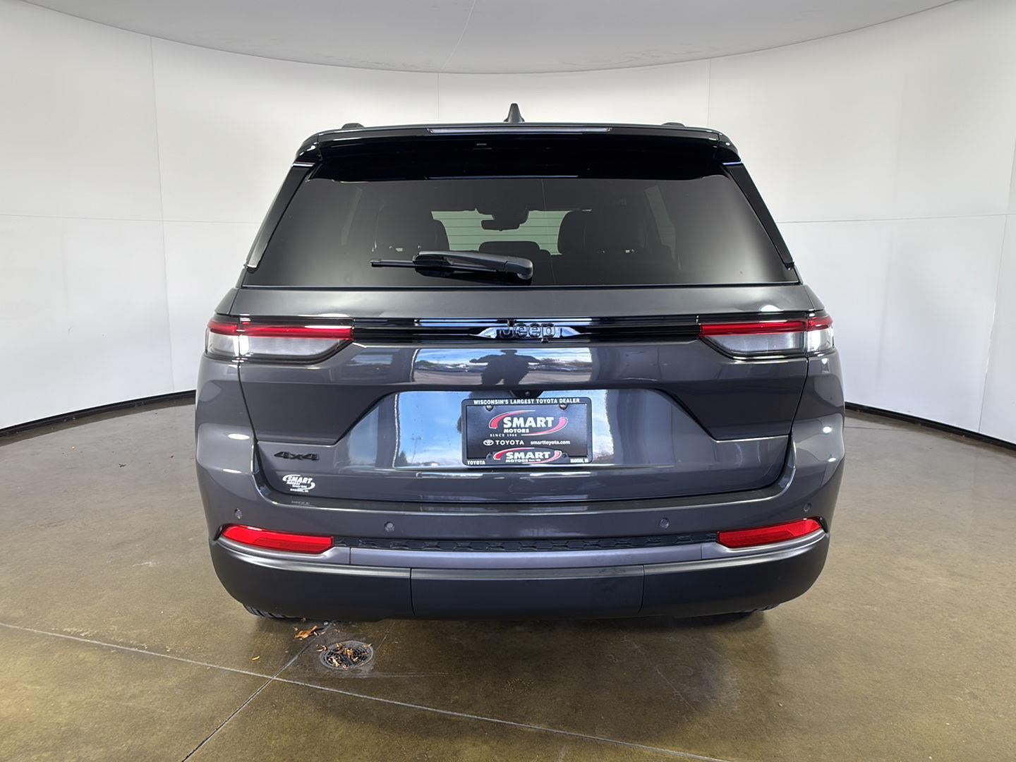 2026 Jeep Grand Cherokee Laredo Altitude