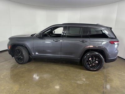 2026 Jeep Grand Cherokee Laredo Altitude