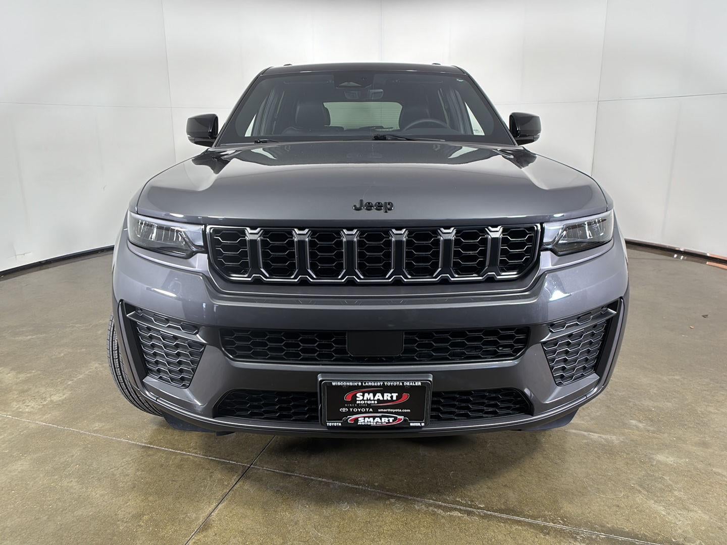 2026 Jeep Grand Cherokee Laredo Altitude