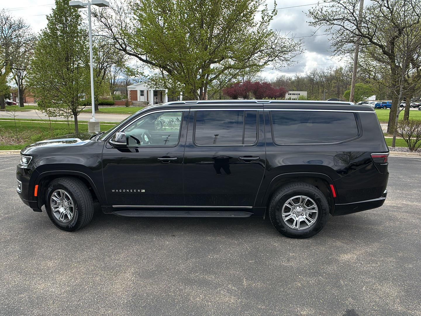 2024 Jeep Wagoneer L BASE
