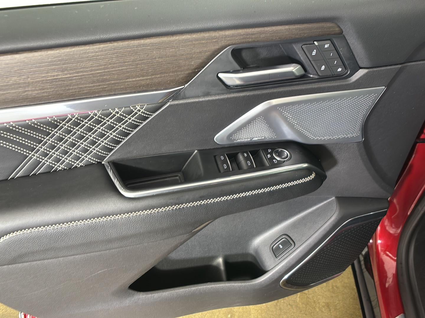 2025 GMC Acadia AWD Denali