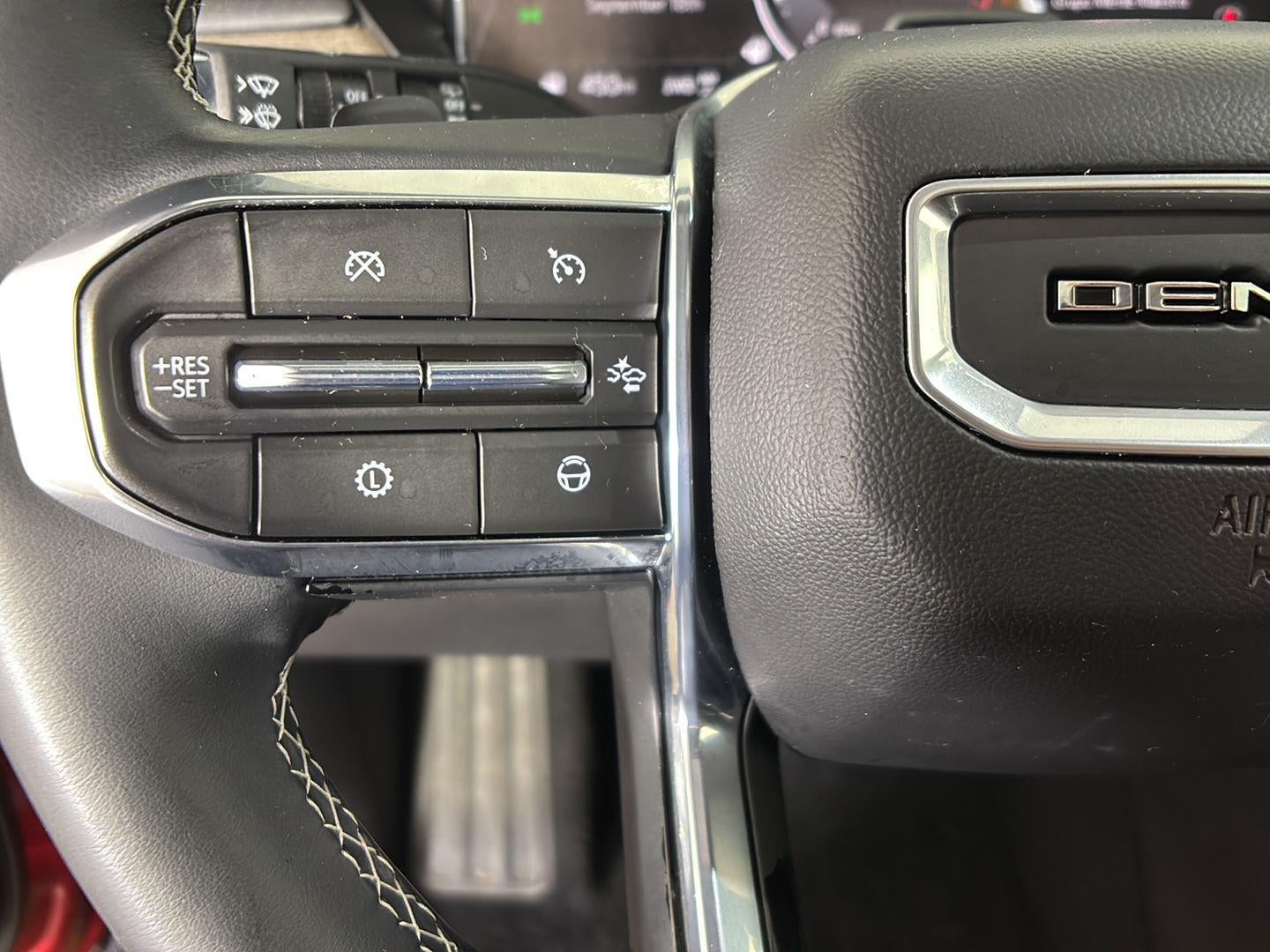 2025 GMC Acadia AWD Denali