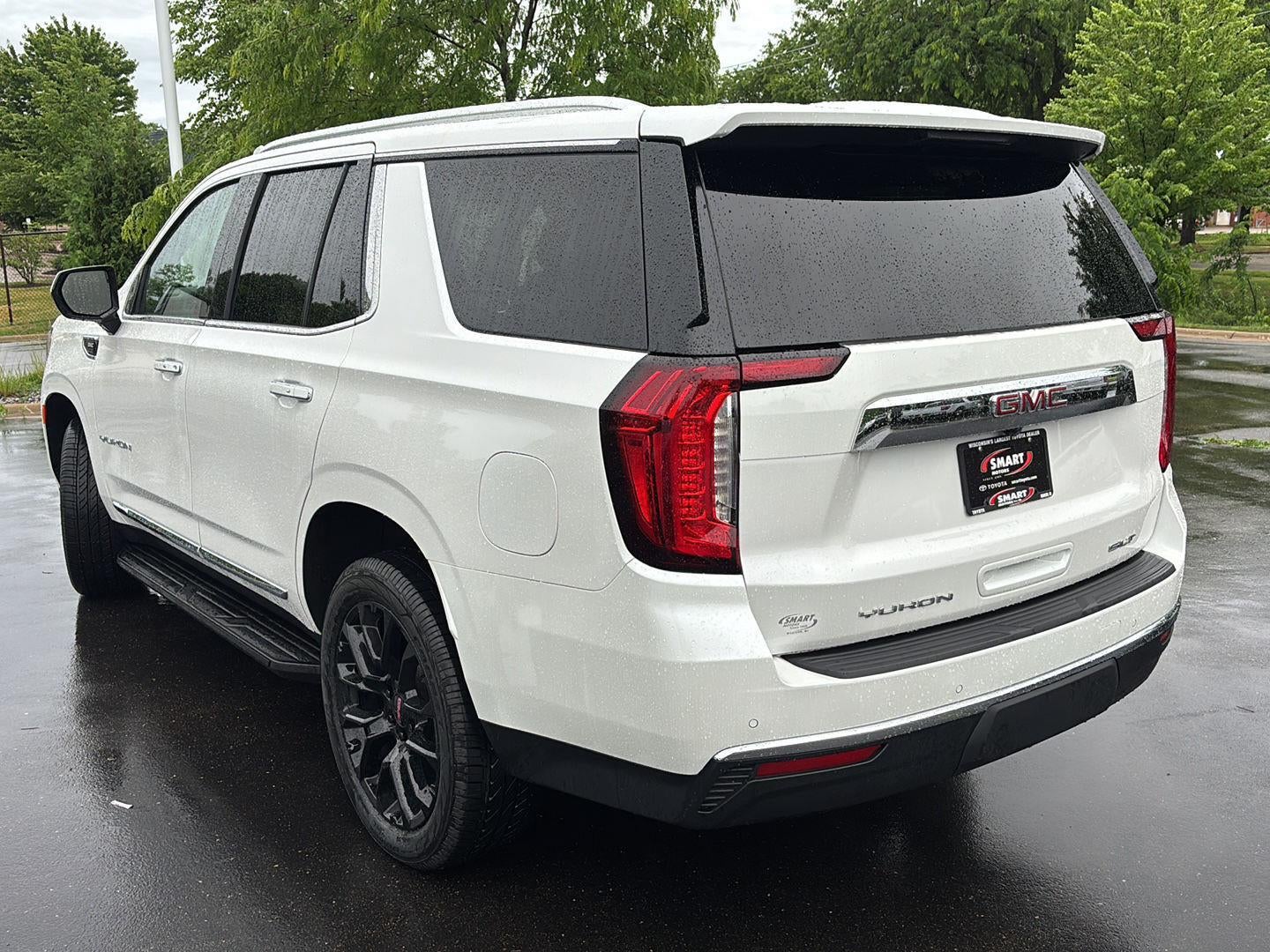 2023 GMC Yukon SLT