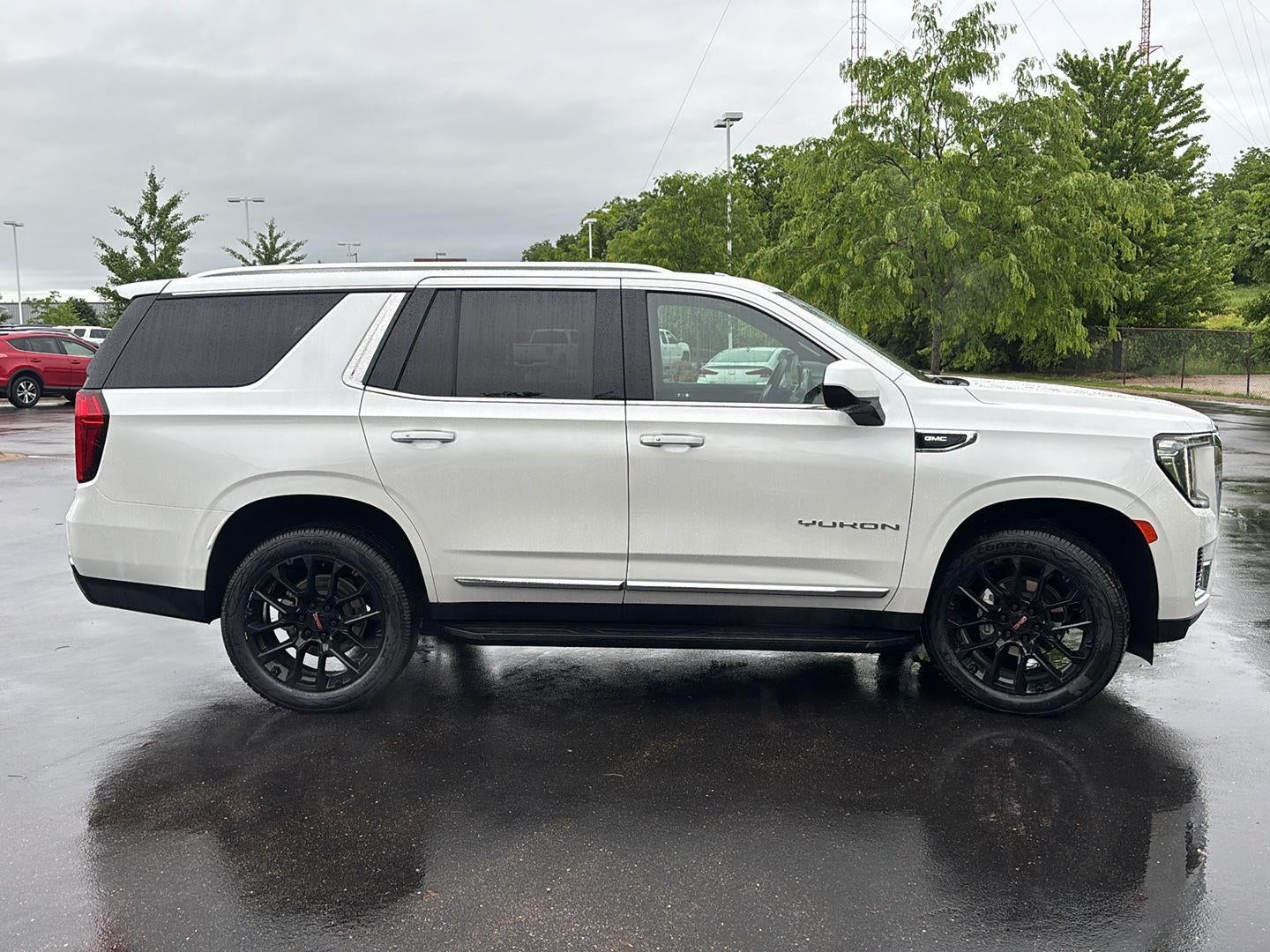 2023 GMC Yukon SLT