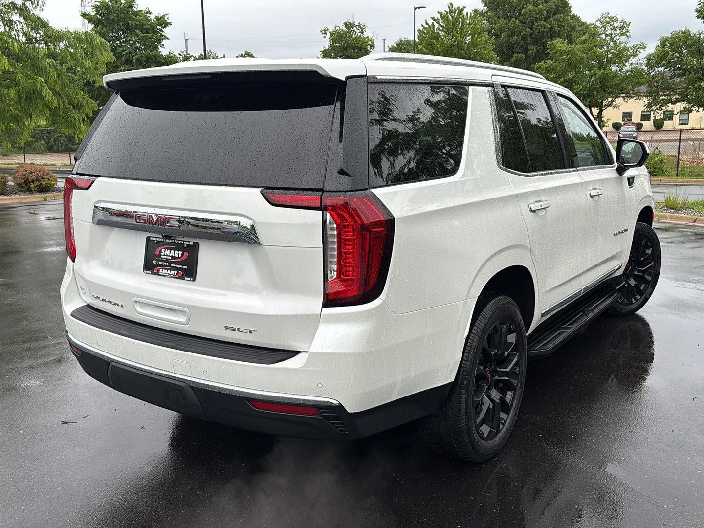 2023 GMC Yukon SLT