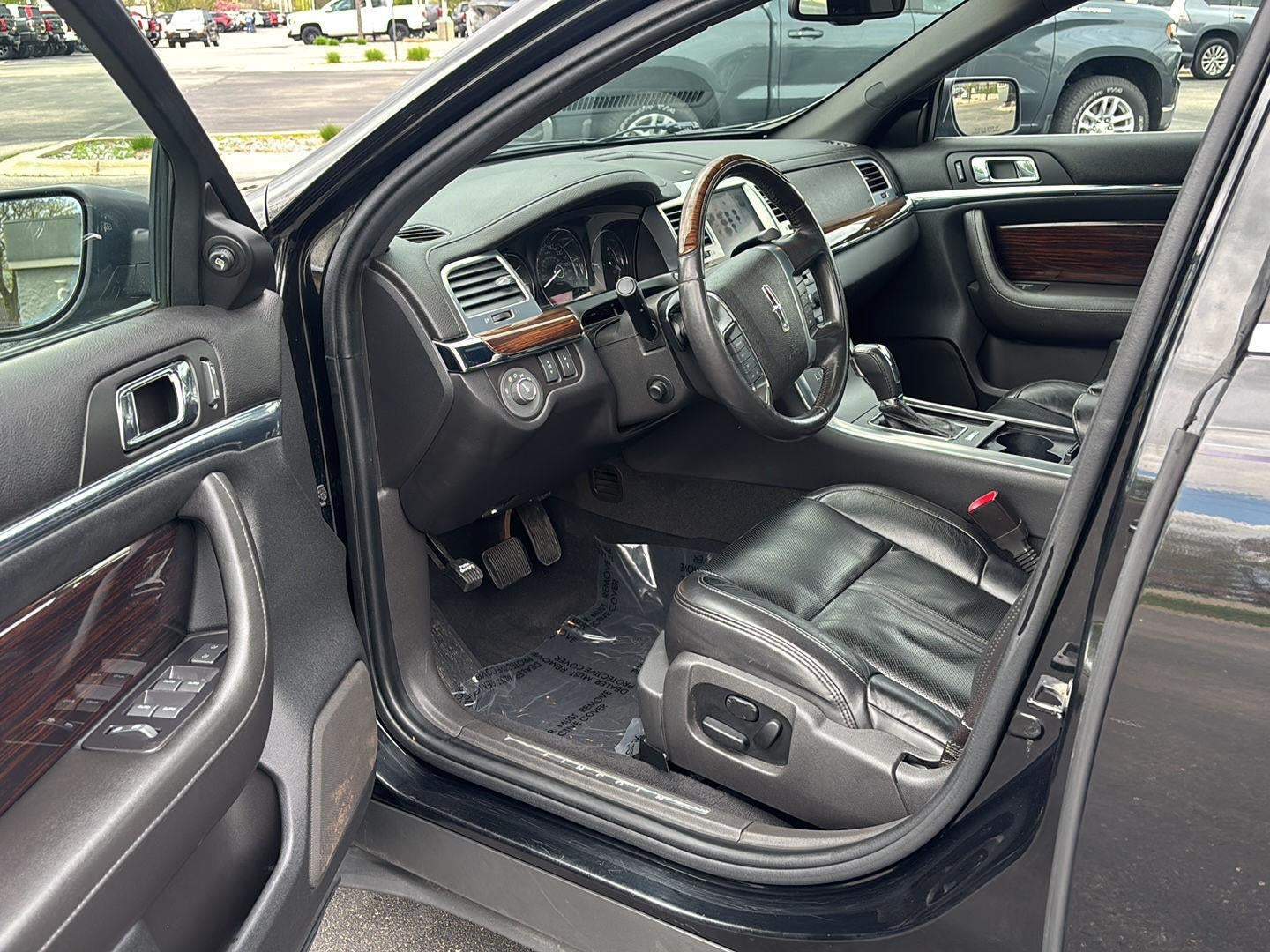 2011 Lincoln MKS 4dr Sdn 3.7L AWD