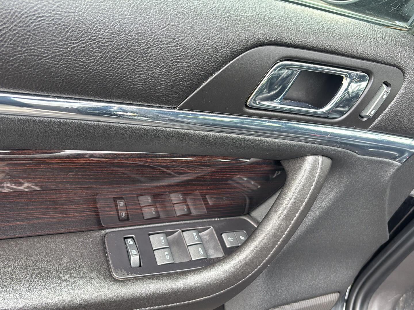 2011 Lincoln MKS 4dr Sdn 3.7L AWD