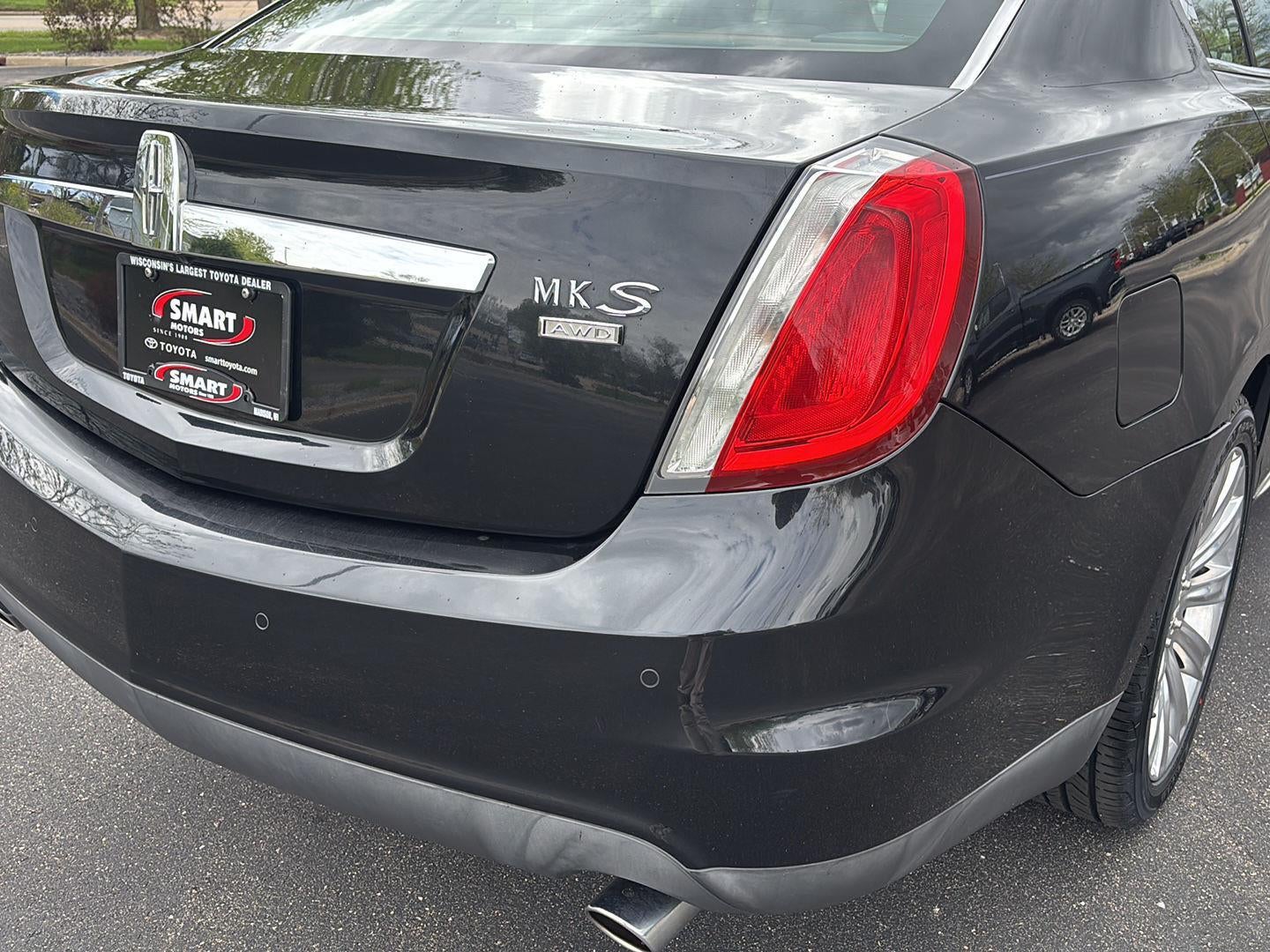 2011 Lincoln MKS 4dr Sdn 3.7L AWD