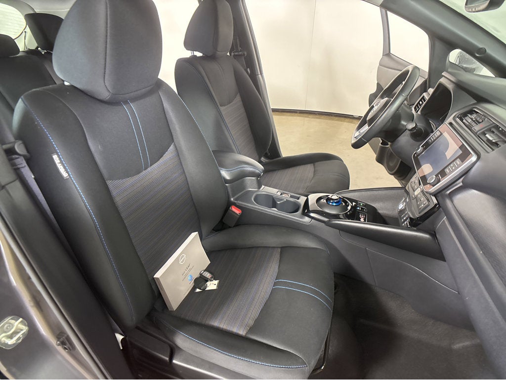 2022 Nissan LEAF SV PLUS