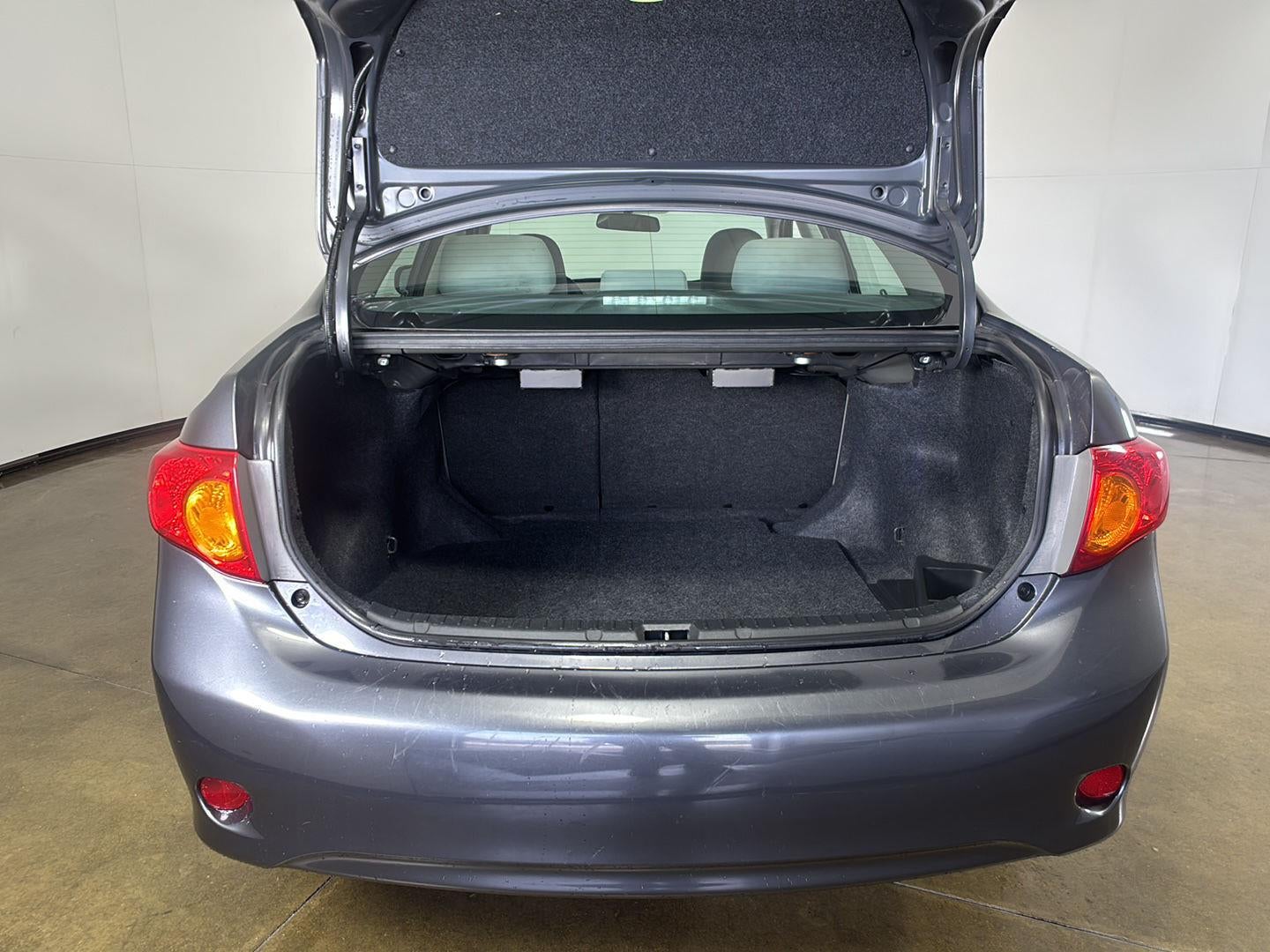 2009 Toyota Corolla 4dr Sdn Man (Natl)