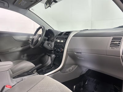 2009 Toyota Corolla 4dr Sdn Man (Natl)