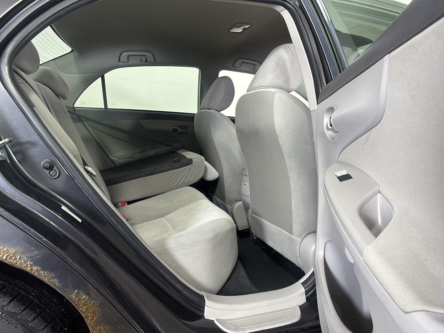 2009 Toyota Corolla 4dr Sdn Man (Natl)
