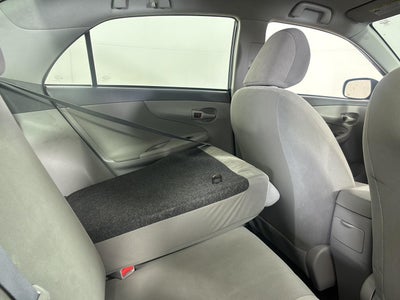 2009 Toyota Corolla 4dr Sdn Man (Natl)