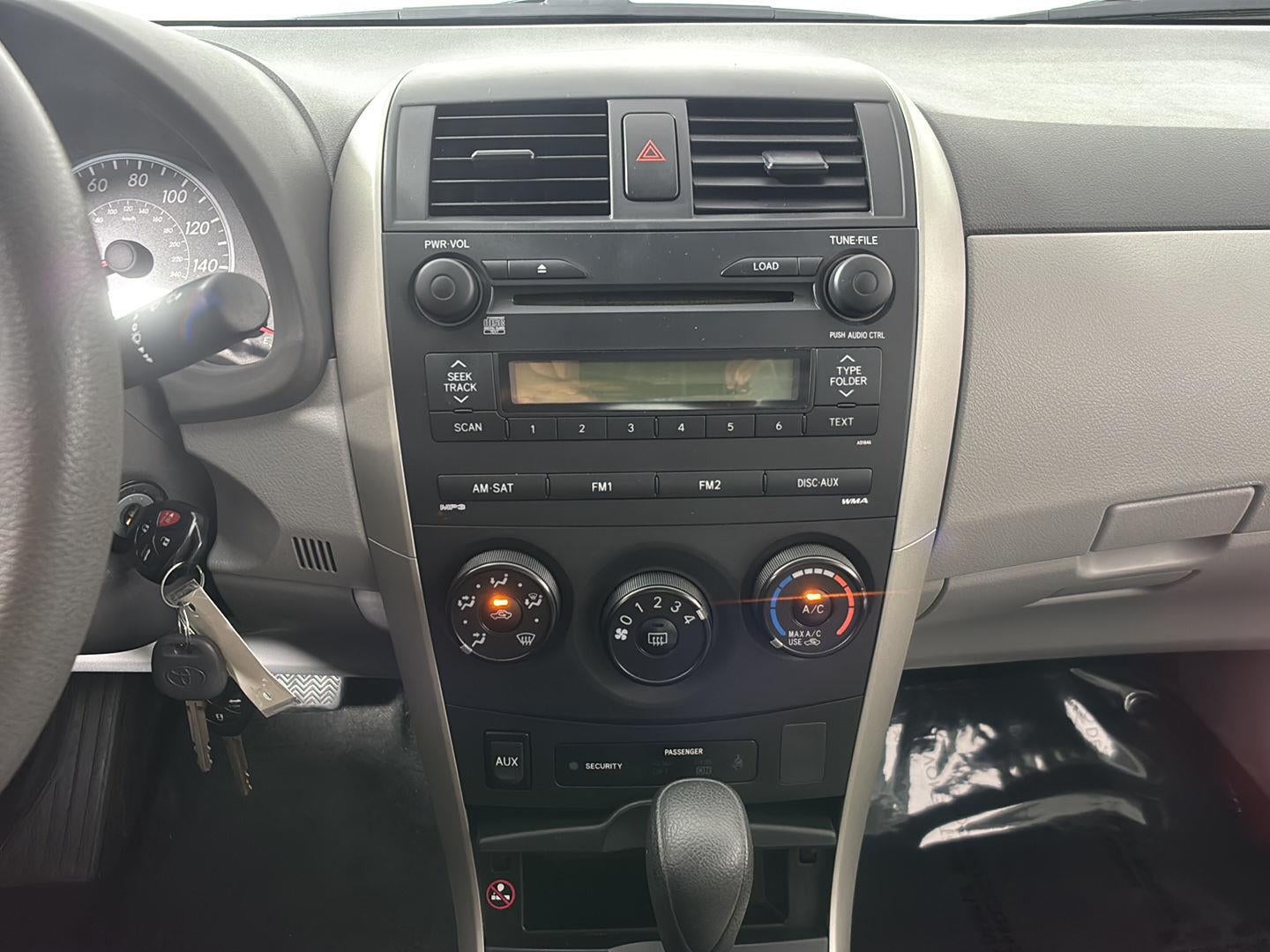 2009 Toyota Corolla 4dr Sdn Man (Natl)