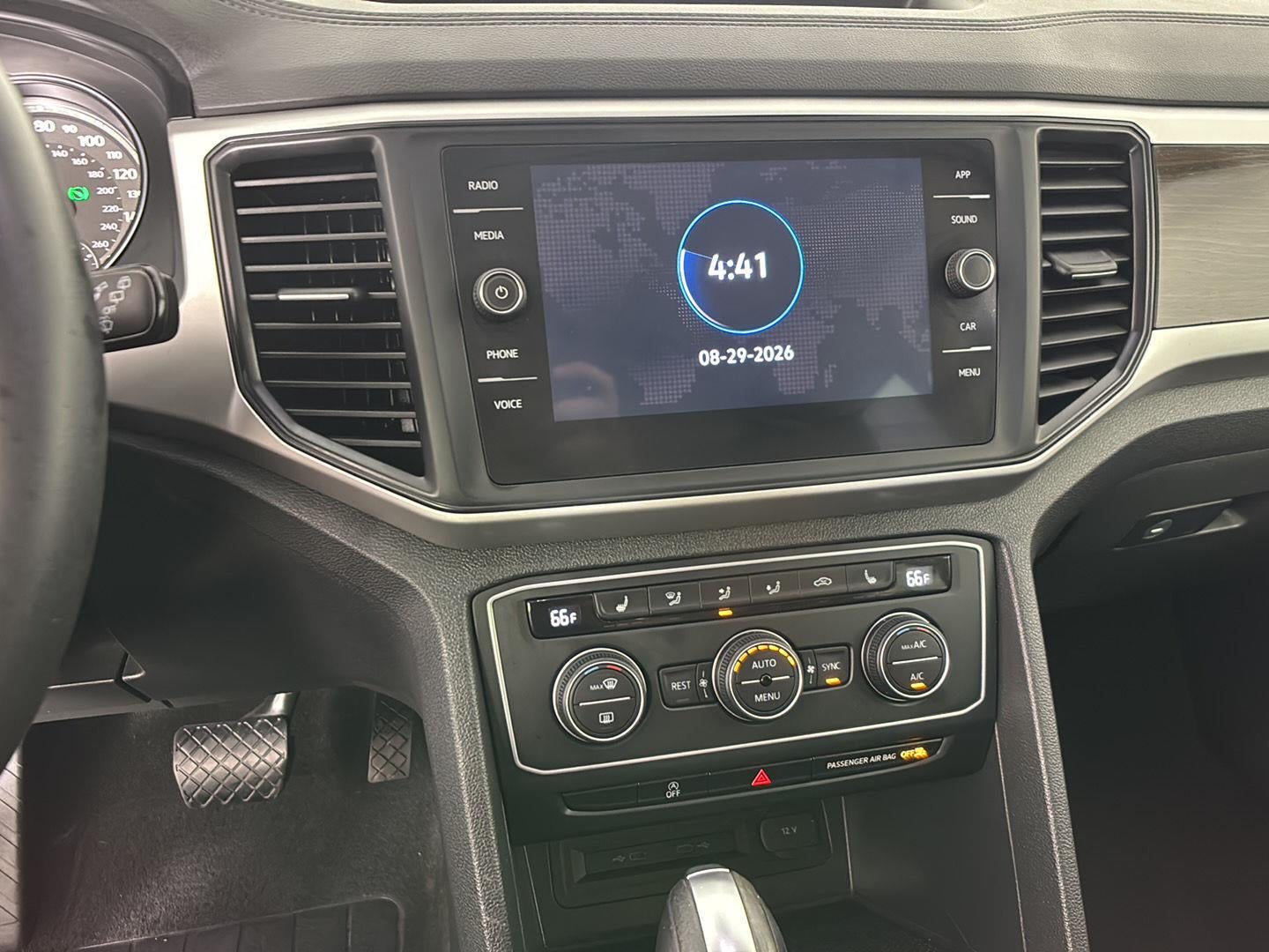 2021 Volkswagen Atlas 3.6L V6 SE w/Technology