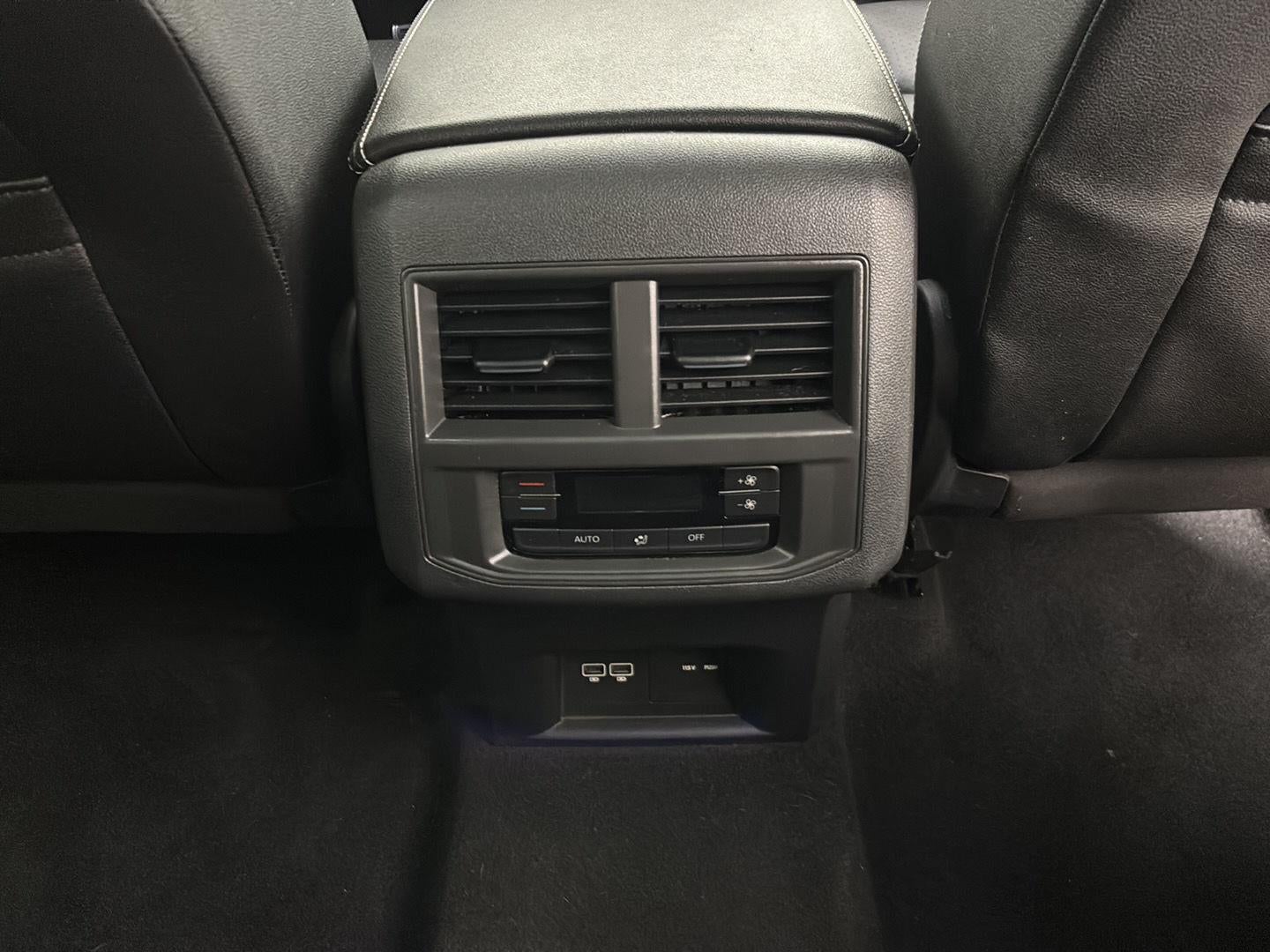 2021 Volkswagen Atlas 3.6L V6 SE w/Technology R-Line