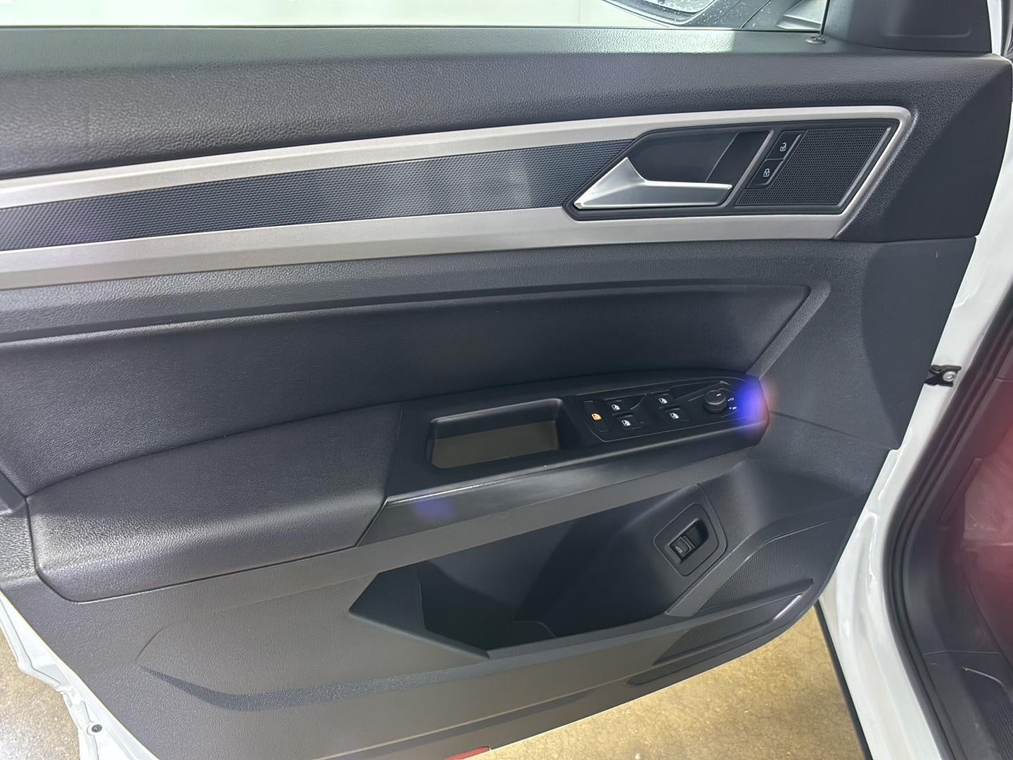 2021 Volkswagen Atlas 3.6L V6 SE w/Technology R-Line