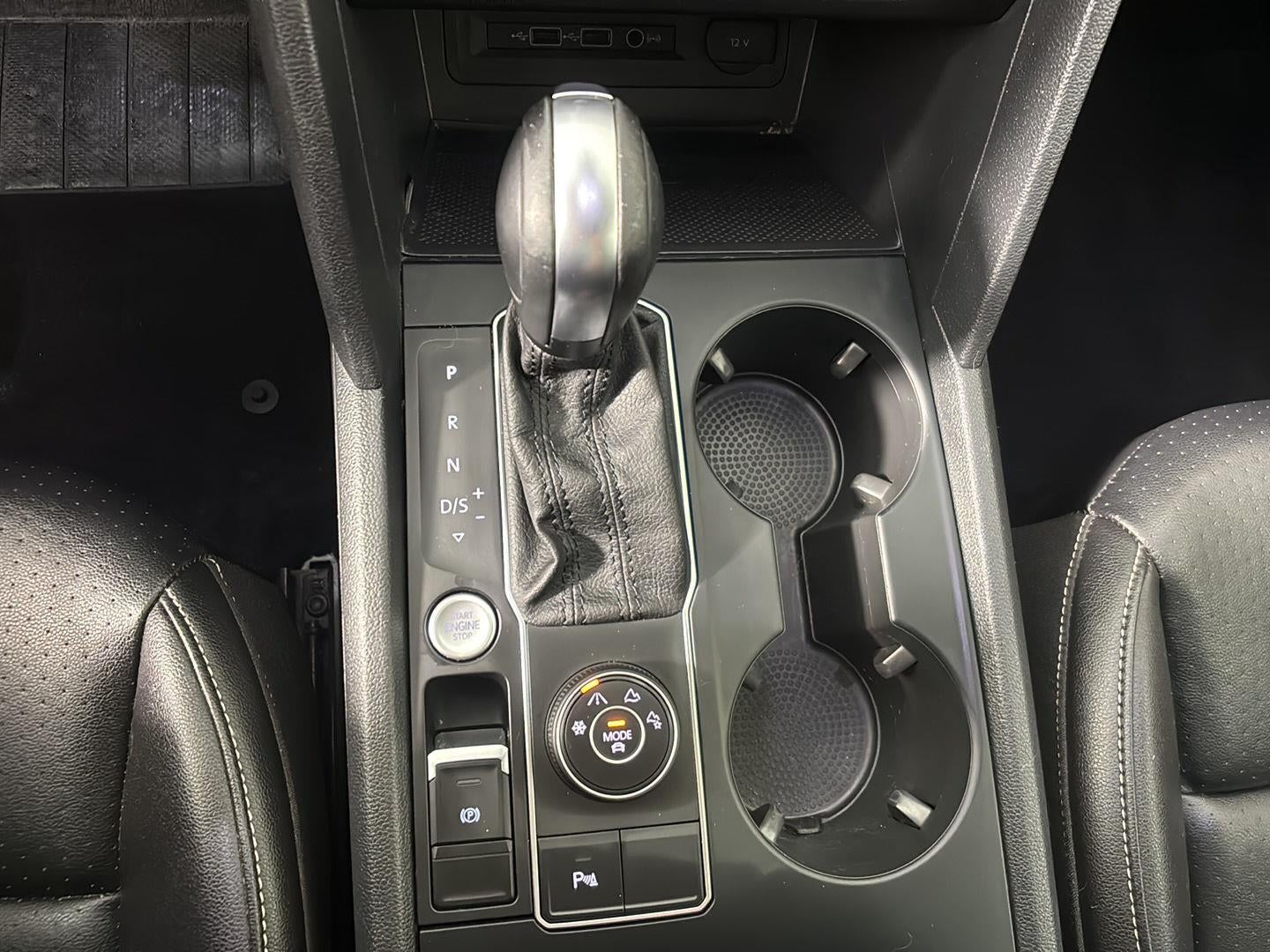 2021 Volkswagen Atlas 3.6L V6 SE w/Technology R-Line