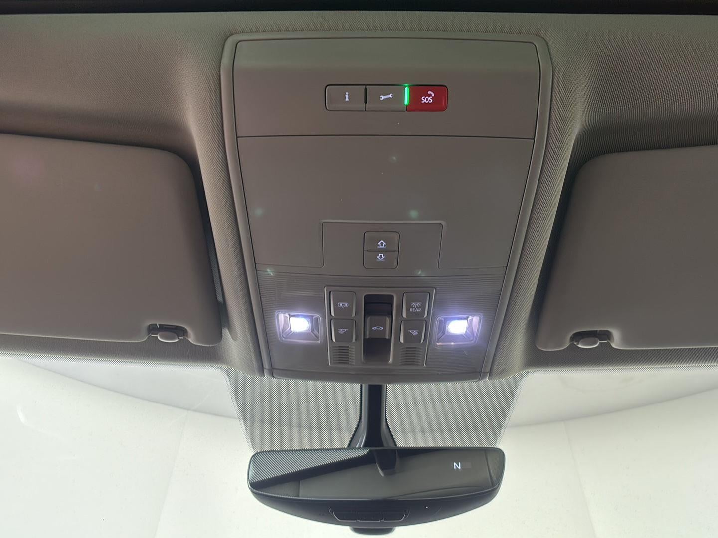 2021 Volkswagen Atlas 3.6L V6 SE w/Technology R-Line
