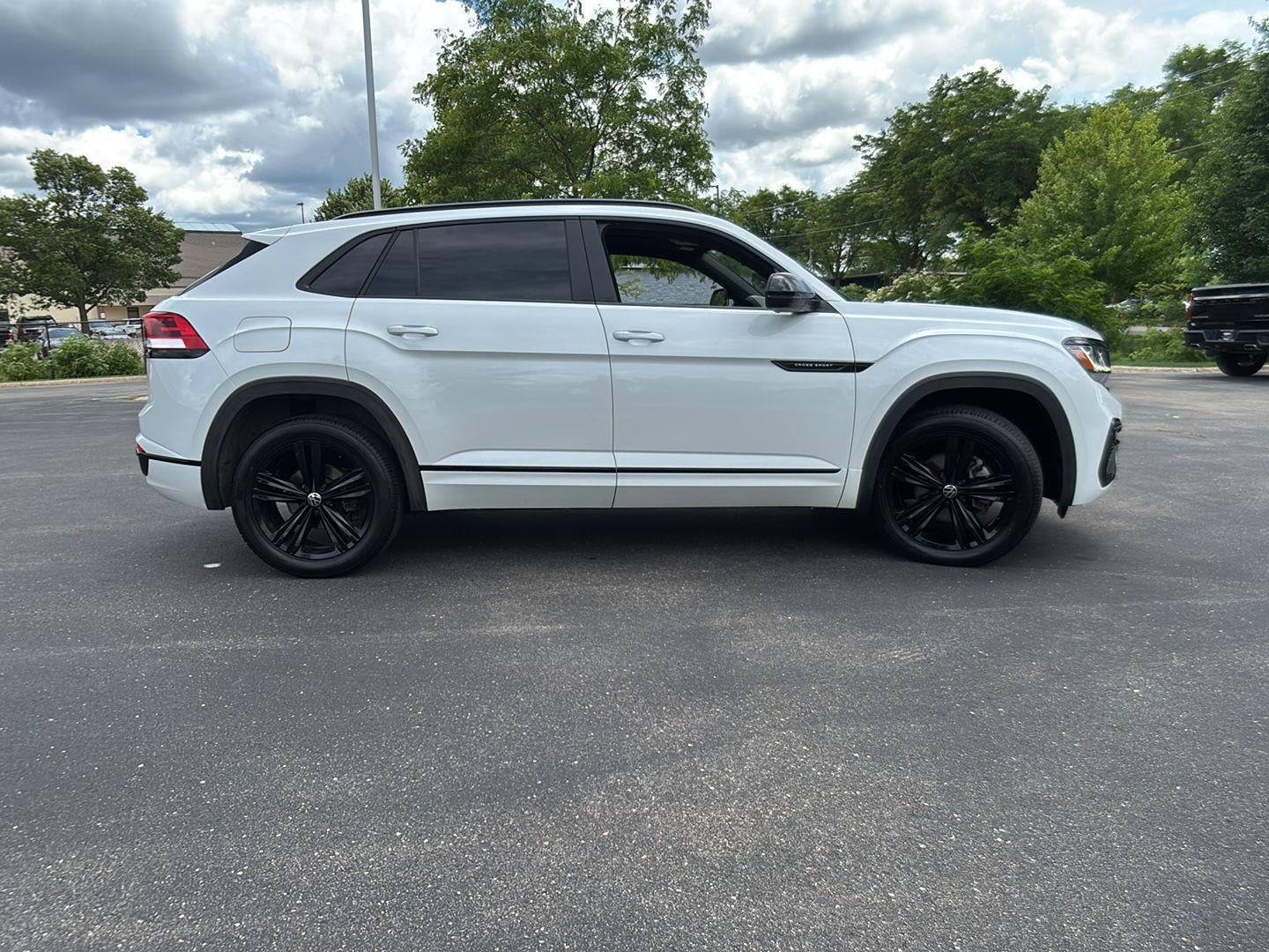 2023 Volkswagen Atlas Cross Sport 3.6L V6 SEL R-Line Black