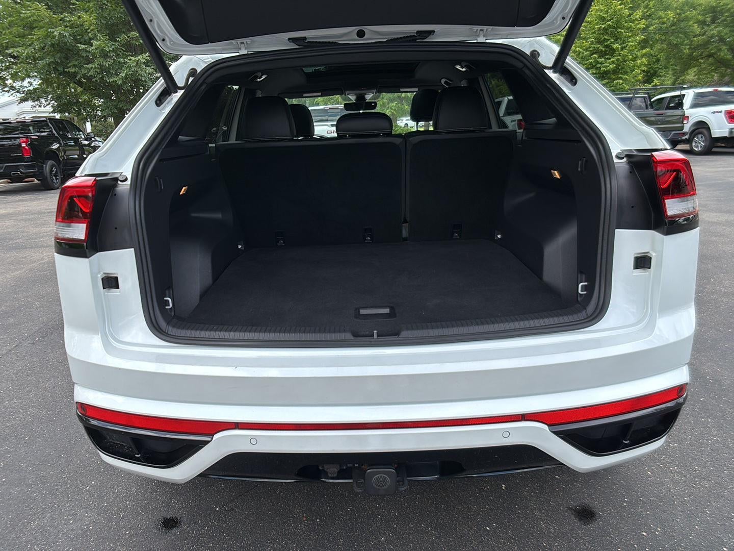 2023 Volkswagen Atlas Cross Sport 3.6L V6 SEL R-Line Black