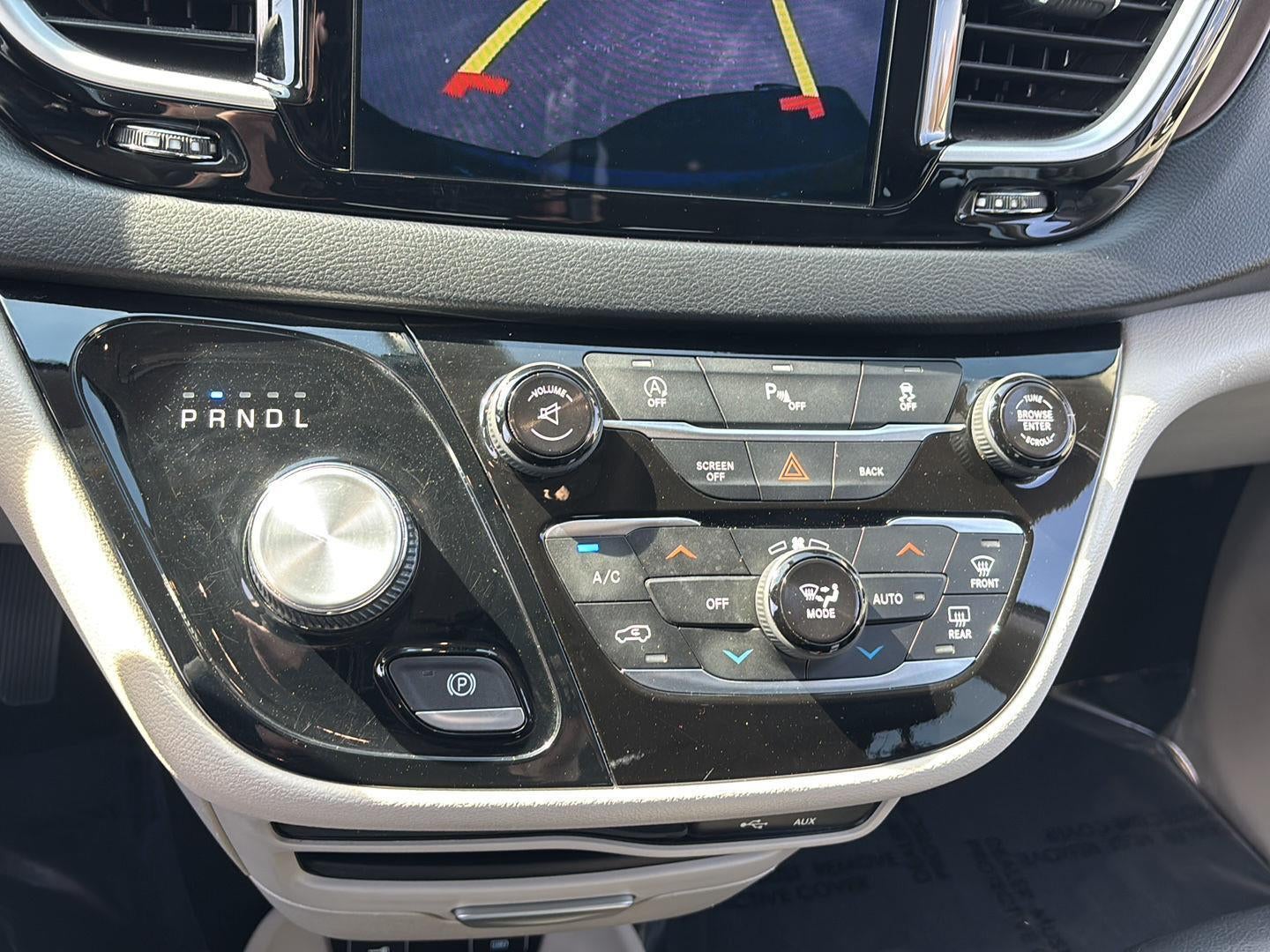 2017 Chrysler Pacifica Touring-L