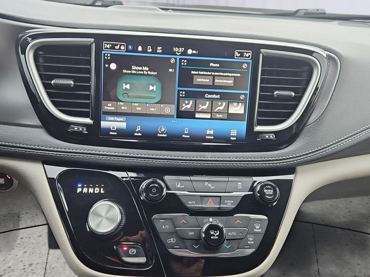 2023 Chrysler Pacifica Hybrid Touring L