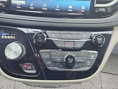 2023 Chrysler Pacifica Hybrid Touring L