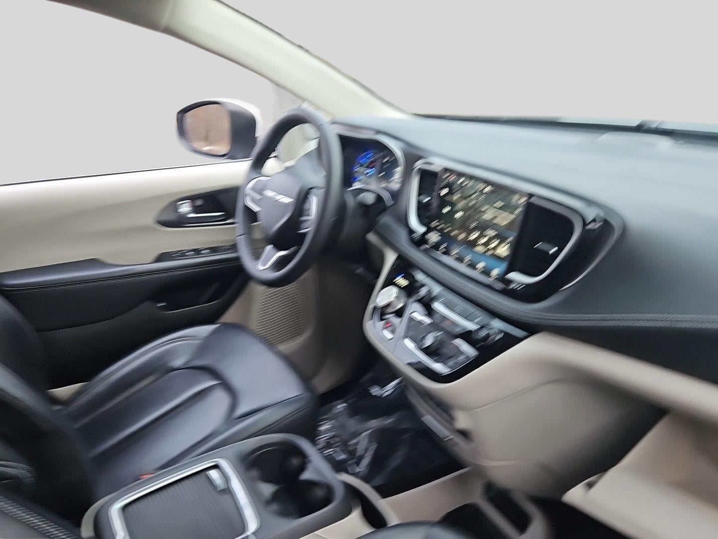 2023 Chrysler Pacifica Hybrid Touring L