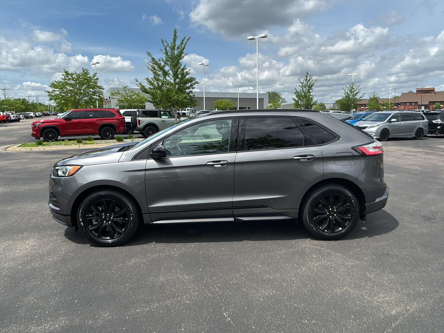 2023 Ford Edge SE
