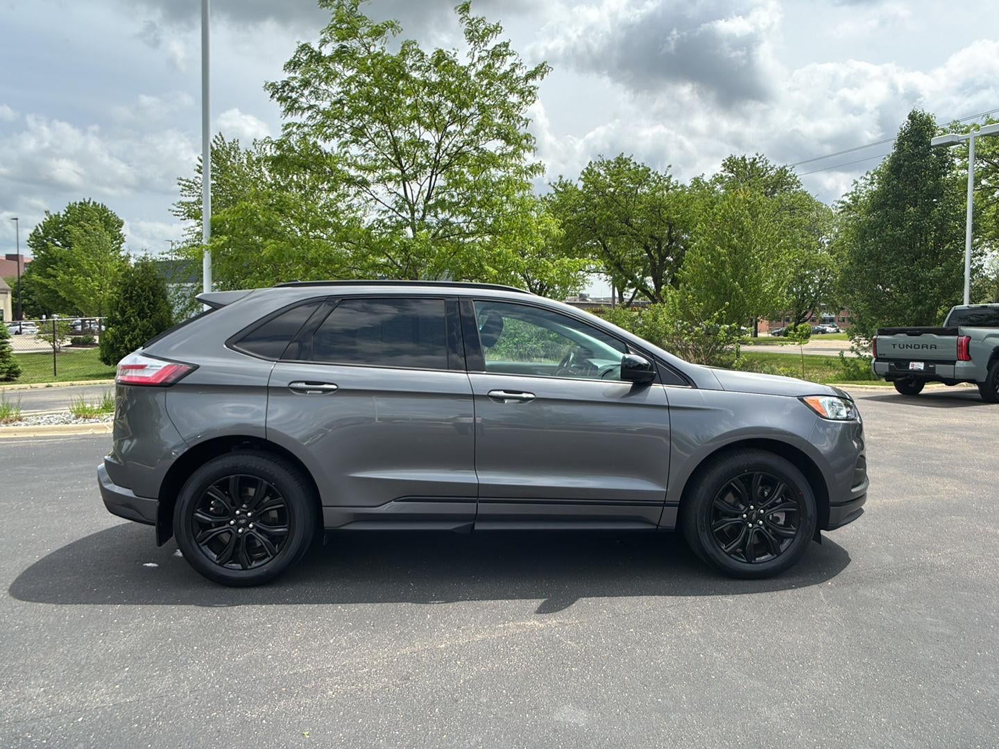 2023 Ford Edge SE