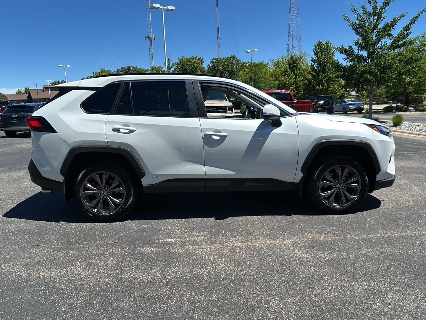 2025 Toyota RAV4 XLEPREM