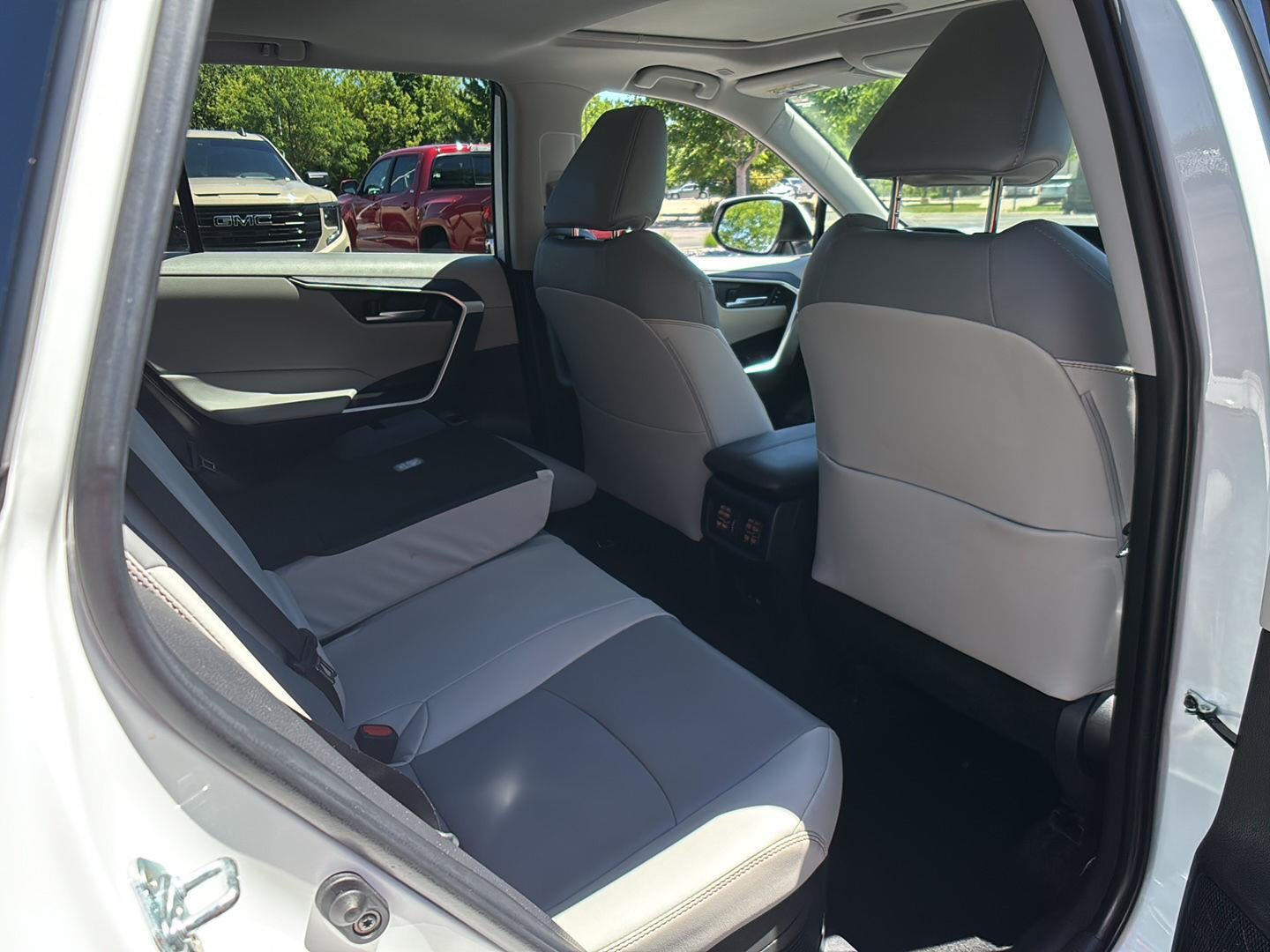 2025 Toyota RAV4 XLEPREM