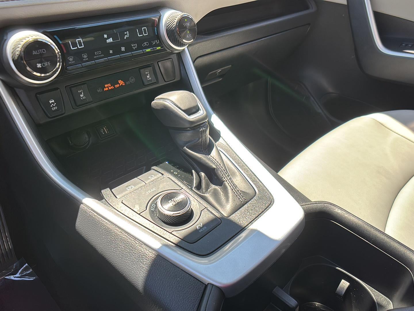 2025 Toyota RAV4 Hybrid XLE Premium