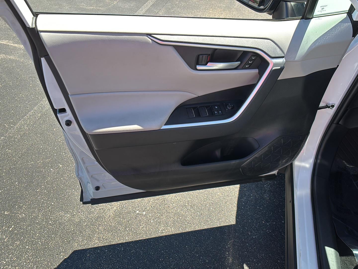 2025 Toyota RAV4 XLEPREM