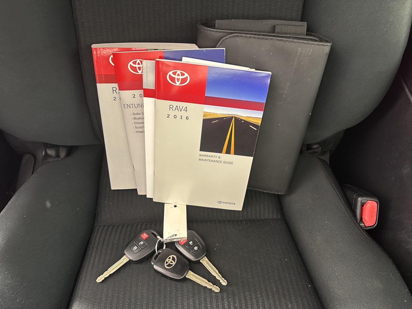 2016 Toyota RAV4 LE
