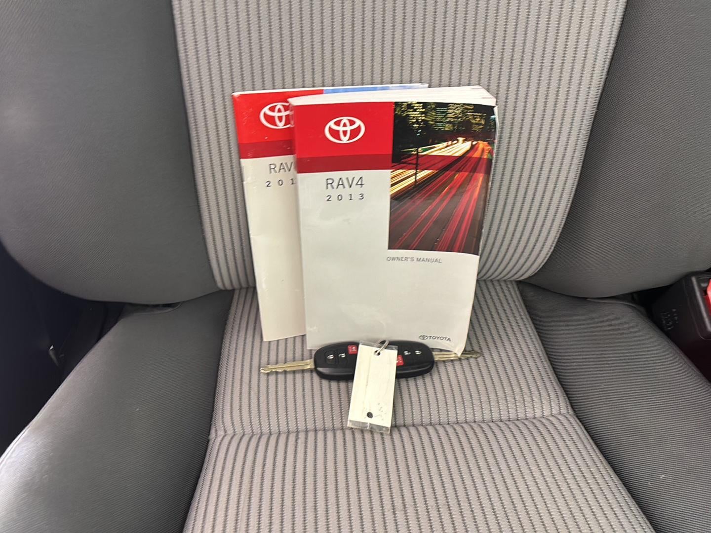 2013 Toyota RAV4 LE