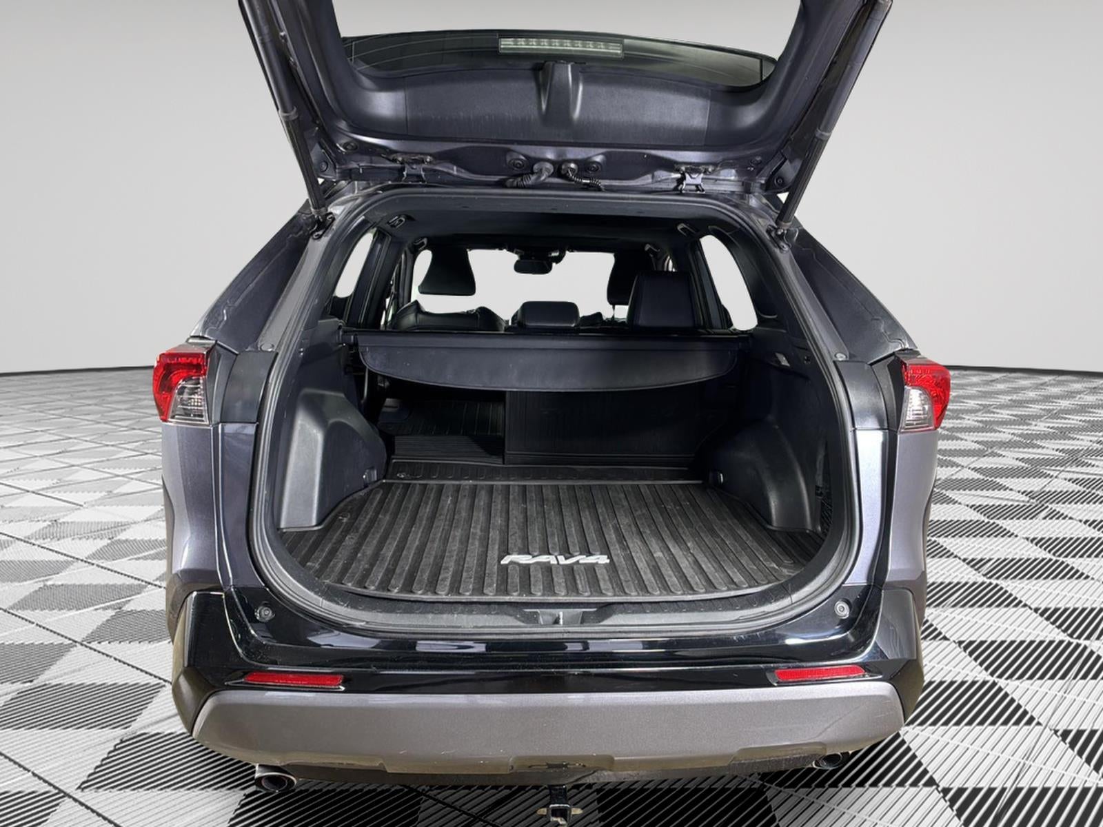 2019 Toyota RAV4 Hybrid XSE