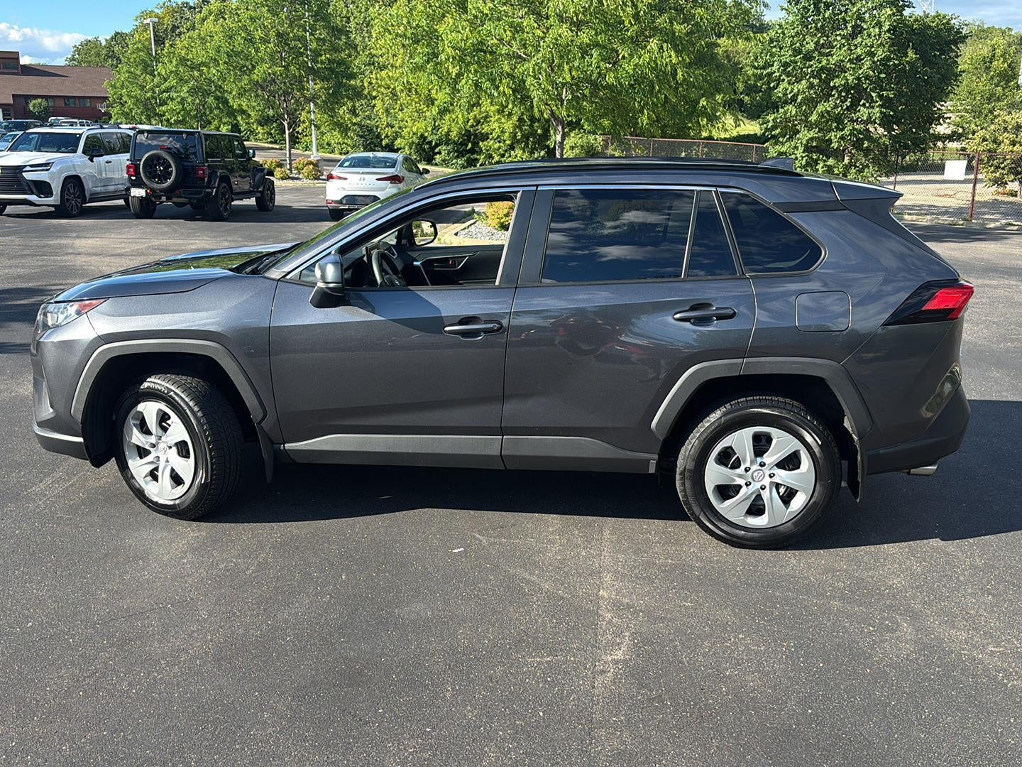 2020 Toyota RAV4 LE