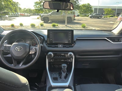 2020 Toyota RAV4 LE