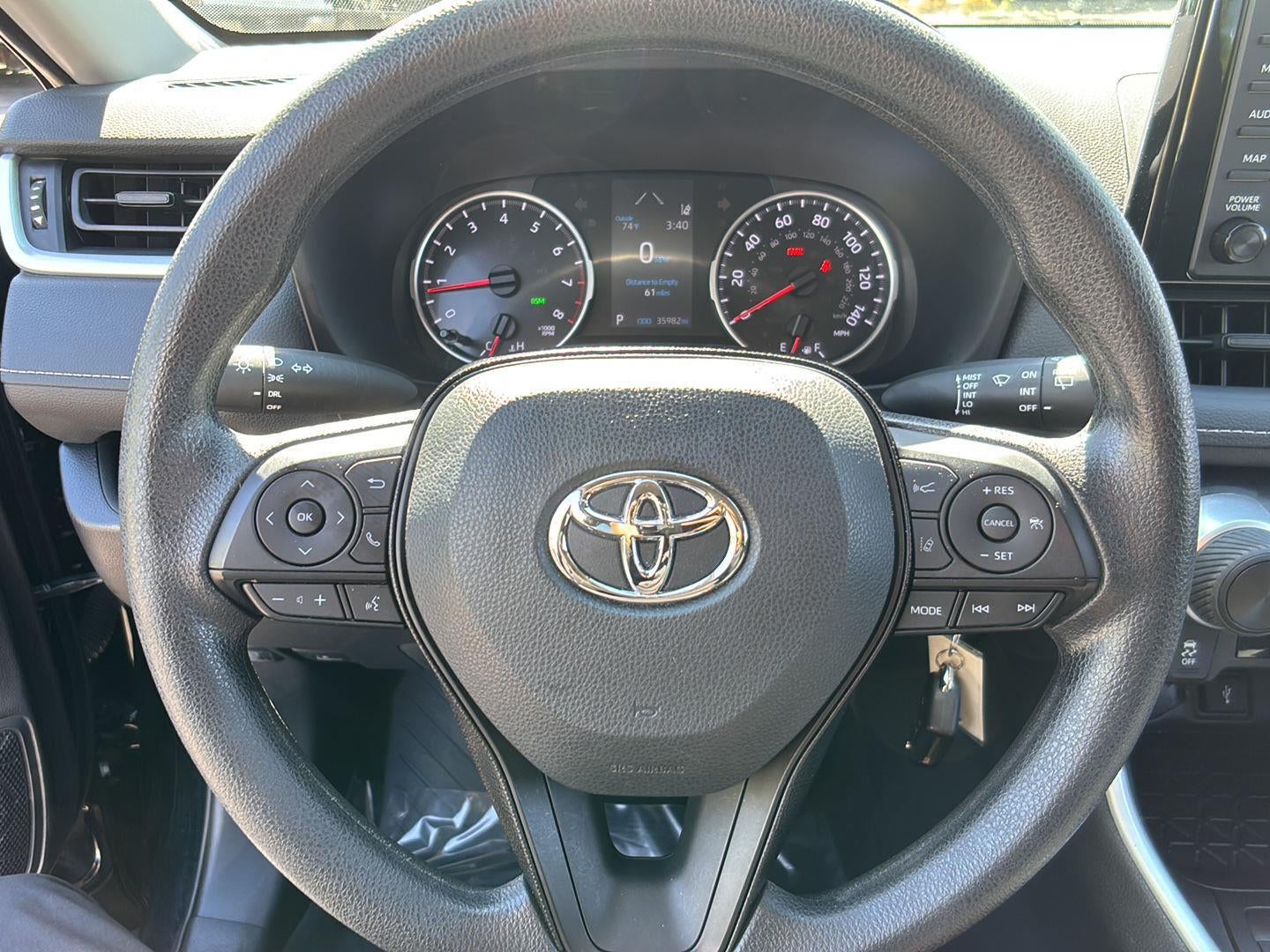 2020 Toyota RAV4 LE