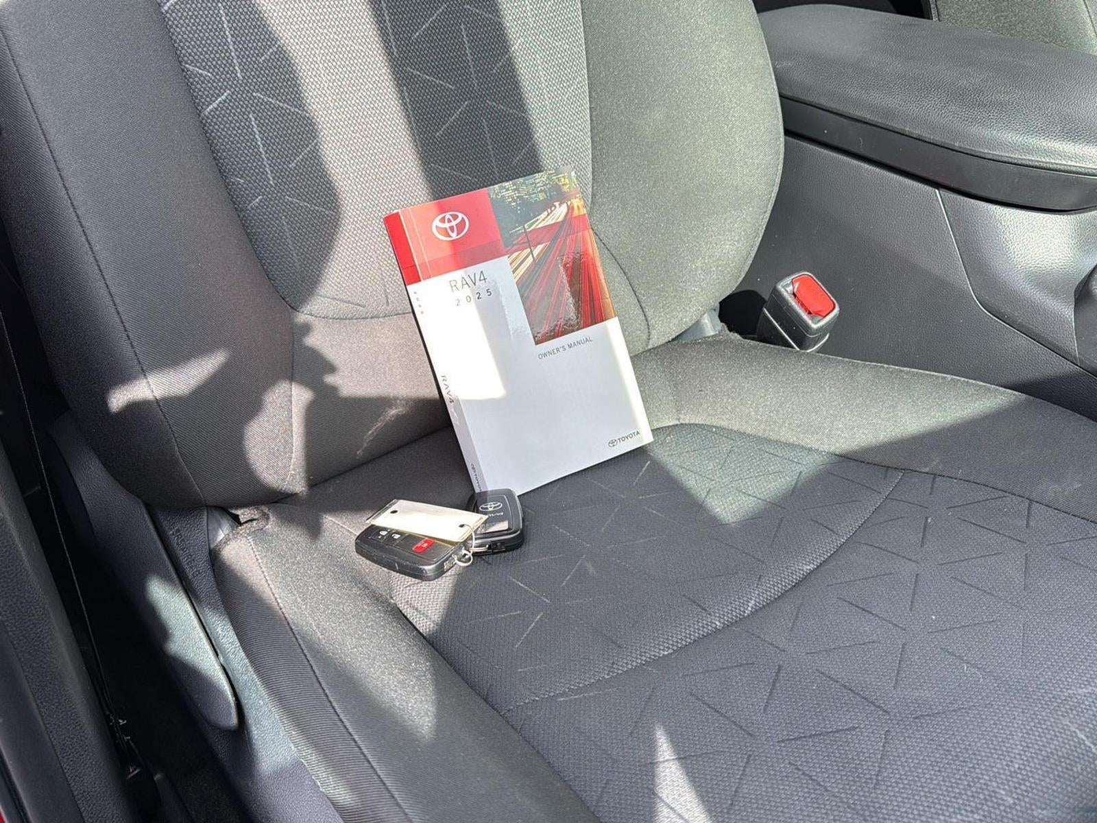 2025 Toyota RAV4 XLE