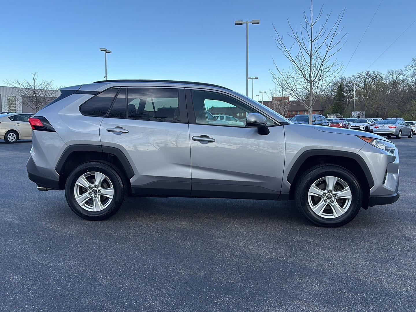 2020 Toyota RAV4 XLE